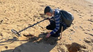 Antalya'da define avcıları sahili mesken tuttu! Köstebek yuvasına döndü