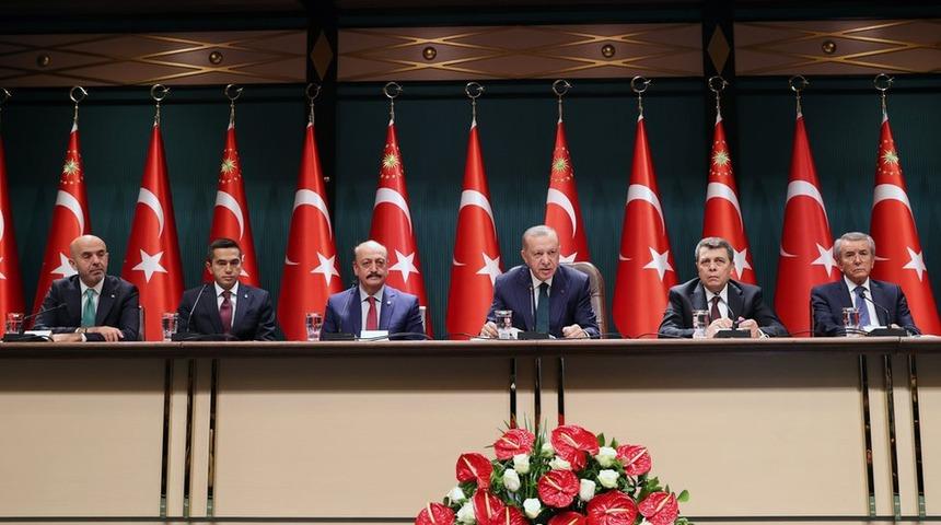 Asgari &uuml;cret 2022'de net 4250 TL