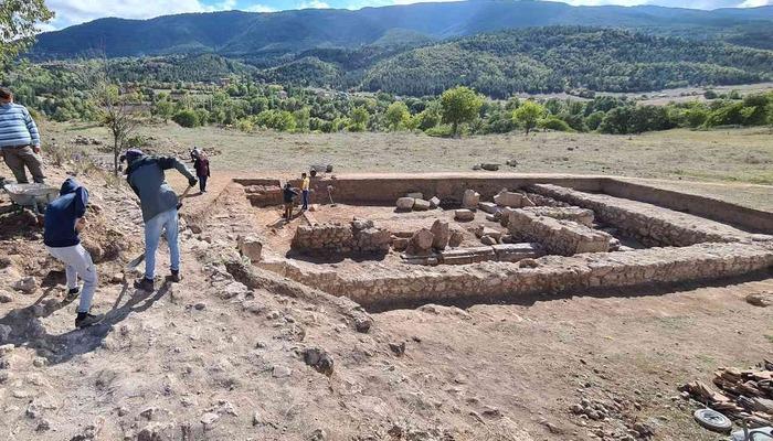 Karadeniz’in Zeugması olarak biliniyor! Hadrianoupolis Antik Kenti mozaiklerle tanıtılmaya hazırlanıyor