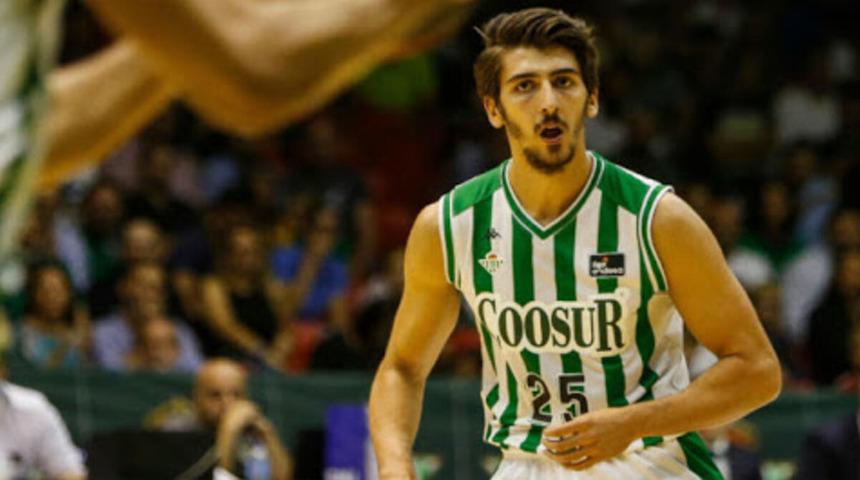 Kenan Sipahi yeniden Beşiktaş'a transfer oldu