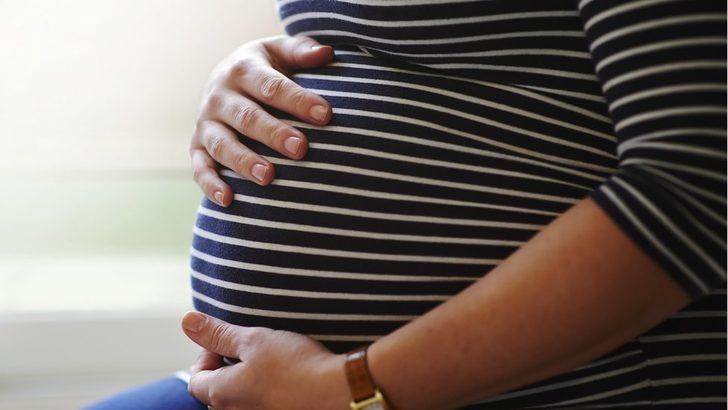 Covid: Hamile kadınlar İngiltere'de aşılama listesinde öncelikli olacak