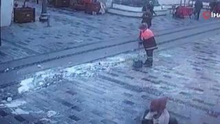 Görüntüleri paylaştı! Başkan Yıldız’dan İstiklal Caddesi’nin temizliğiyle ilgili 'iftira' tepkisi