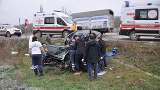 Bolu'da servis midibüsü ile otomobilin çarpıştığı kazada 9 kişi yaralandı