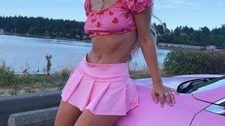 İç çamaşırıyla kahve servis etmek için servet ödüyorlar! Mesleğinin göründüğünden daha zor olduğunu itiraf etti