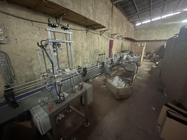 GÜNCELLEME - Kocaeli'deki sahte içki operasyonunda 3 şüpheli tutuklandı G2