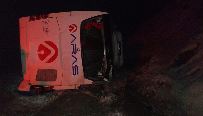 Son Dakika: Kars'ta yolcu otobüsü devrildi! Ölü ve yaralılar var