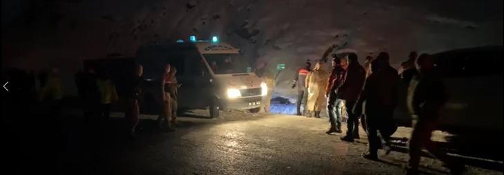 Son Dakika: Kars'ta yolcu otobüsü devrildi! Ölü ve yaralılar var G3