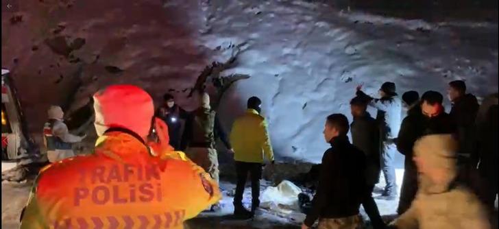 Son Dakika: Kars'ta yolcu otobüsü devrildi! Ölü ve yaralılar var G5