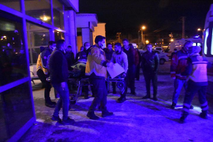 GÜNCELLEME 2 - Kars-Erzurum yolunda otobüs devrildi, 4 kişi öldü, 18 kişi yaralandı G3
