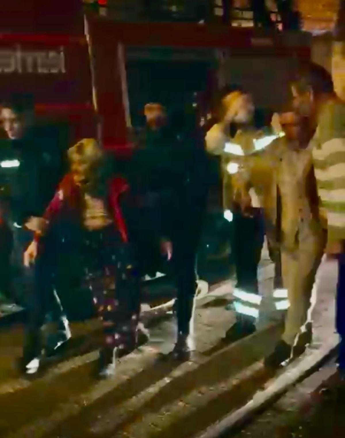 Ahmetli'de &ccedil;ıkan yangında yaşlı &ccedil;ifti itfaiye kurtardı