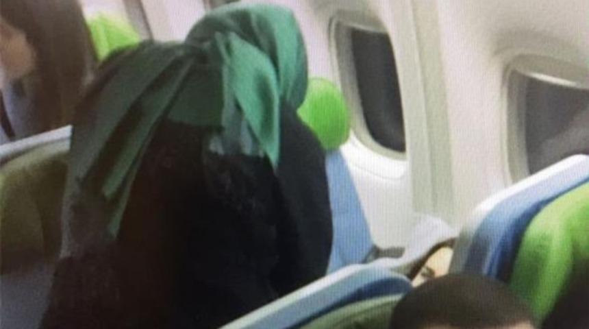 Uçakta rahatsızlanan oyuncuya ilk müdahaleyi Bakan yaptı