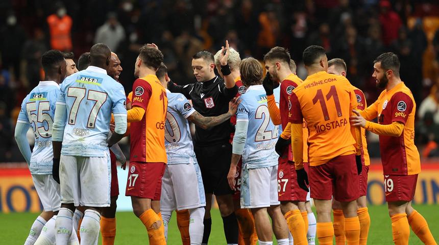 Son Dakika: Galatasaray'dan hakem Zorbay Küçük açıklaması: Türk futbolunda görev alması kabul edilemez
