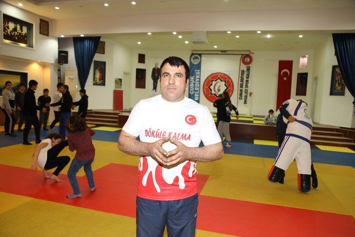 Gündüz lastik tamirinde akşam güreş antrenmanında G3