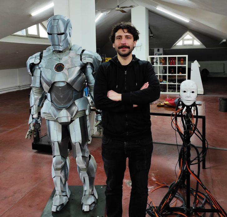 Derisinin altına çip yerleştiren Türk yazılımcı Tolga Özuygur, Iron Man gibi ateş ediyor! G3