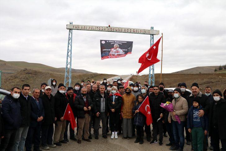 Dünya şampiyonu para tekvandocu Seçil Er memleketinde coşkuyla karşılandı G3