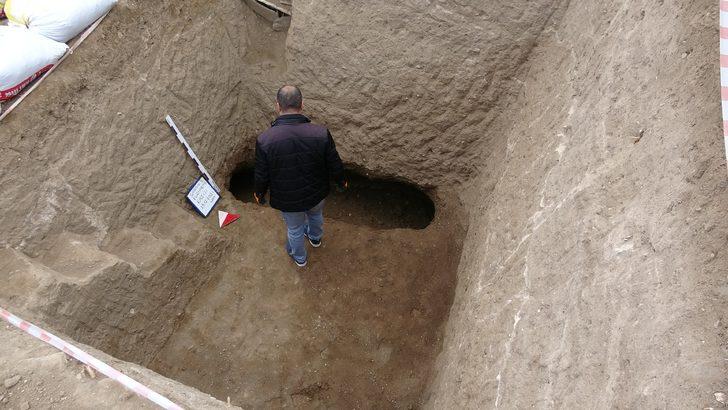Van'da 10 aydır polisin nöbet tuttuğu bölgede Pers İmparatorluğu'na ait mezar ortaya çıktı G4