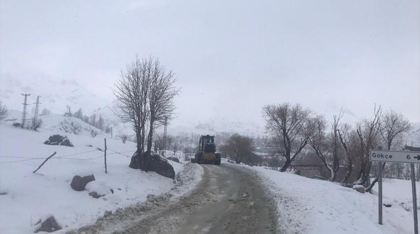Şırnak'ta kar nedeniyle 3 köy yolu ulaşıma kapandı