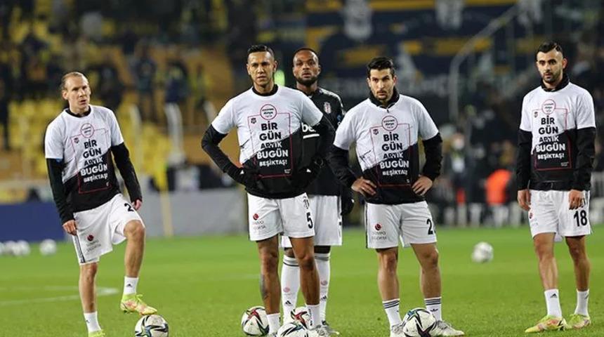 Son dakika: Derbide Necip Uysal sakatlandı!