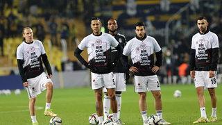 Son dakika: Derbide Necip Uysal sakatlandı!