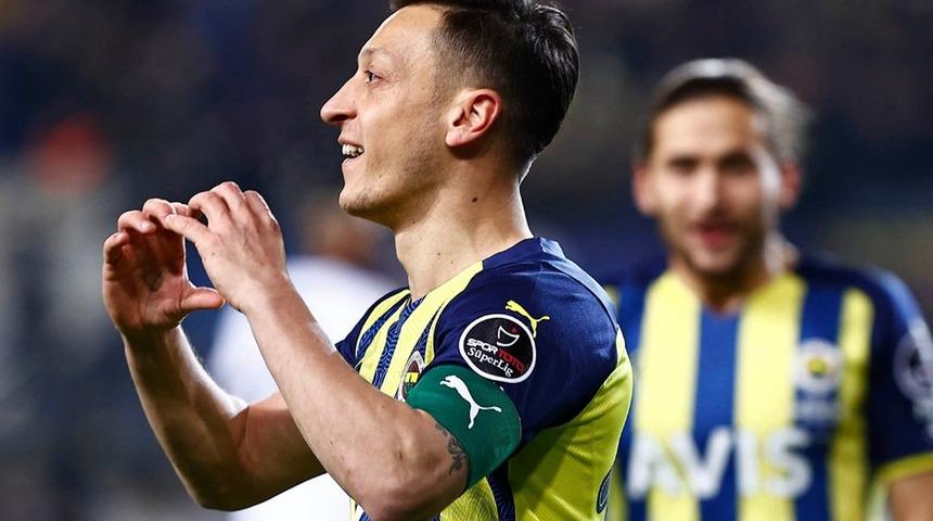 Son dakika: Fenerbahçe-Beşiktaş derbisi sonrası Mesut Özil'den paylaşım geldi