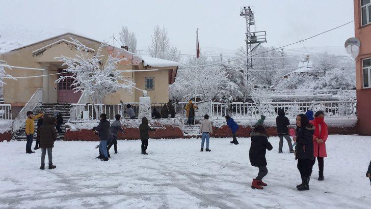 Adana, Bingöl ve Aksaray'da okullar tatil mi? Kaymakamlık açıkladı! 20 Aralık Pazartesi Adana'da okullar tatil mi, kar tatili olacak mı? G2
