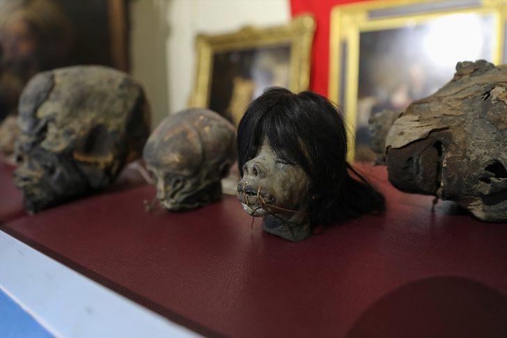 Jivaro kabilesine ait kafatasları İzmir'de ele geçirildi: Kafalarını kesip kemik ve derilerinden ayırıyor, boyunlarına asıyorlar G5