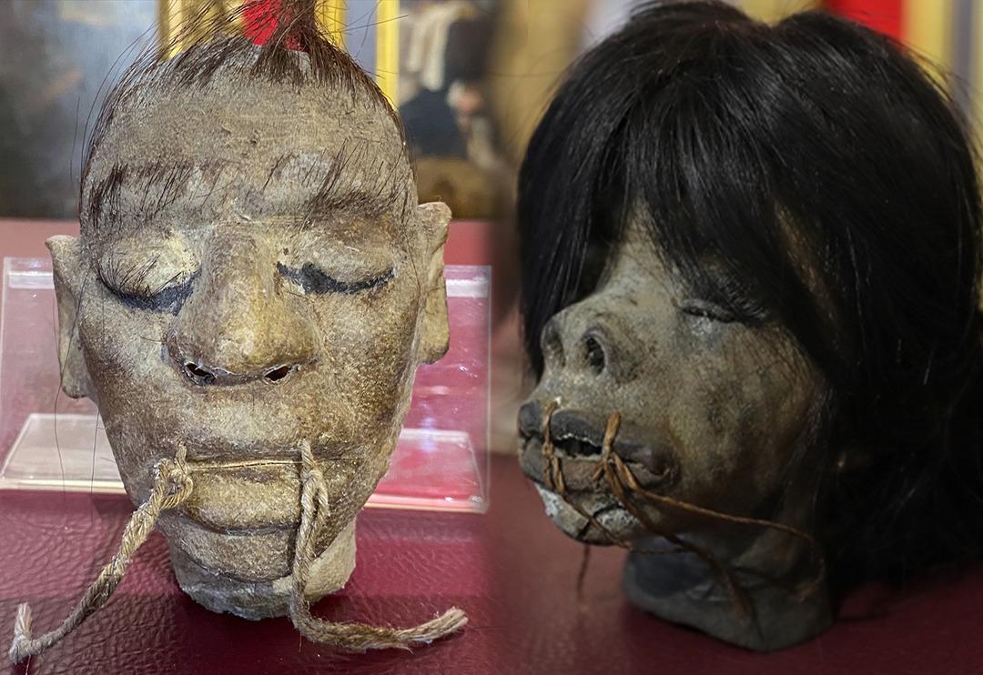 Jivaro kabilesine ait kafatasları İzmir'de ele ge&ccedil;irildi: Kafalarını kesip kemik ve derilerinden ayırıyor, boyunlarına asıyorlar