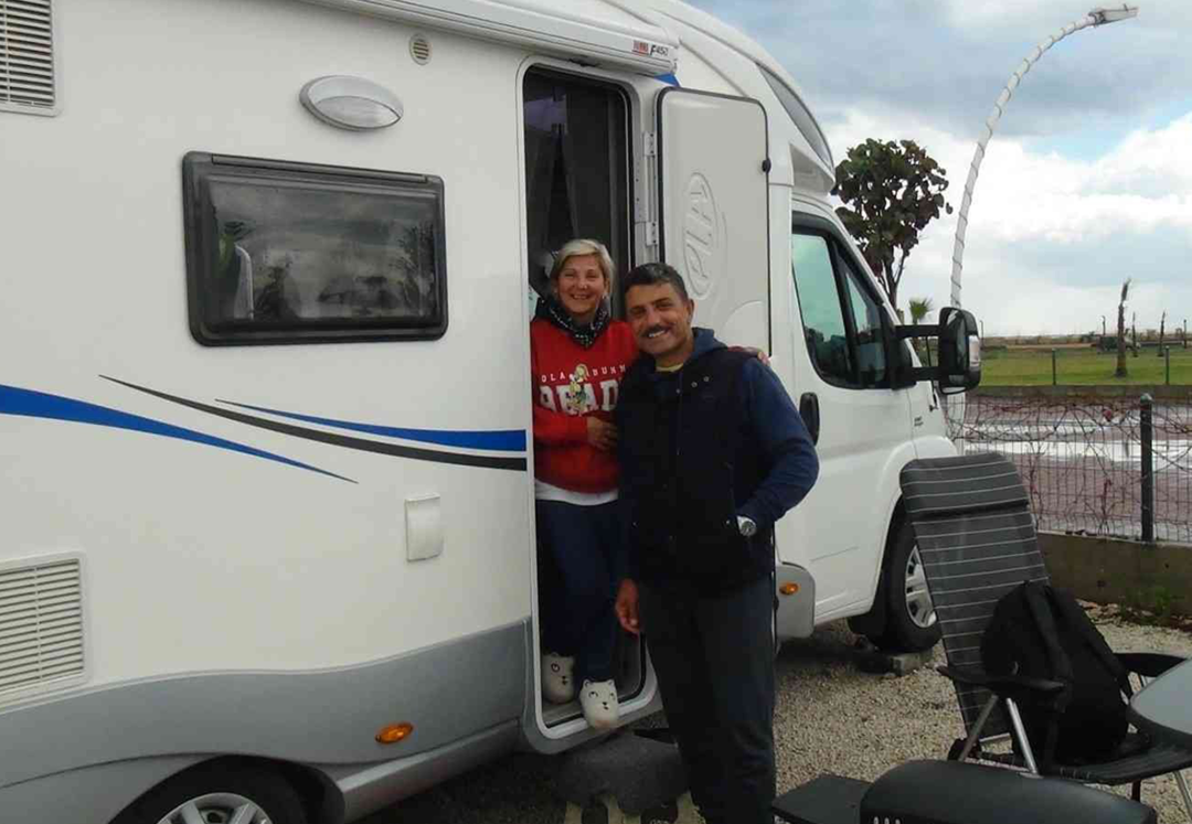 Antalya&rsquo;da vatandaşların 12 ay s&uuml;ren karavan tatili herkesi kıskandırdı! &ldquo;Evi kapattık yola &ccedil;ıktık&rdquo;