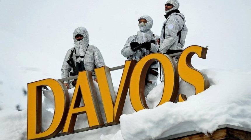 İsvi&ccedil;re'de yeni Covid kısıtlamaları: Evden &ccedil;alışma zorunlu oldu, Davos'taki D&uuml;nya Ekonomik Forumu ertelendi