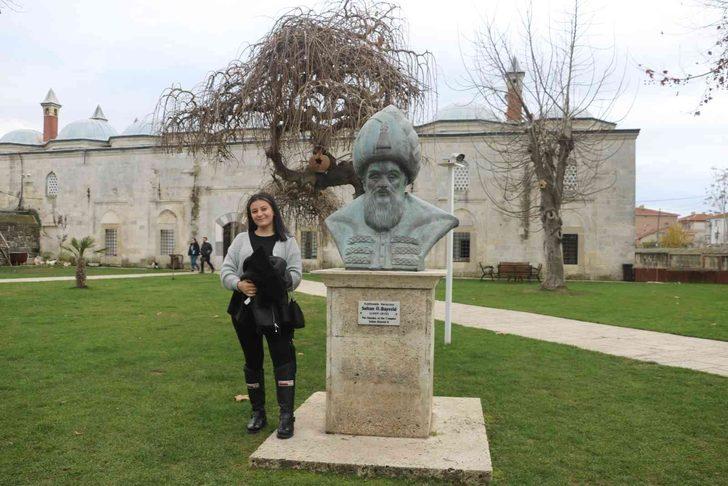 Turistler, Sultan 2. Bayezid Külliyesi Sağlık Müzesi’ne yoğun ilgi gösterdi! “İçimizi ürperten tarihi yaşıyoruz” G3