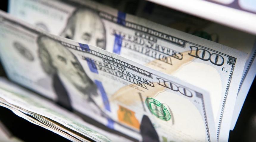 Yılı milyoner bitirdi! Evini toparlarken lotodan 1 milyon dolar kazandığını fark etti