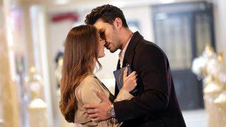 Burcu Özberk’ten İlhan Şen’e doğum günü sürprizi