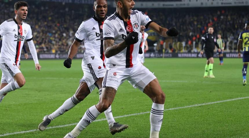 Josef de Souza'dan Mesut Özil'e gönderme!