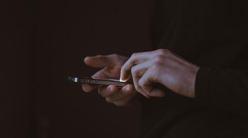 Cep telefonlarında müstehcen içerikli çocuk videoları bulunmuştu! Para ödemişler