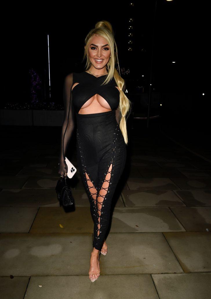 Kötü günleri geride bıraktı! ZaraLena Jackson'ın alttan göğüs dekoltesi şaşkına çevirdi G2