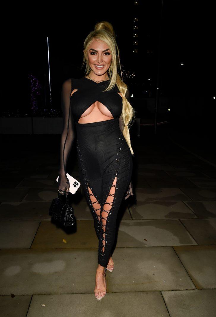 Kötü günleri geride bıraktı! ZaraLena Jackson'ın alttan göğüs dekoltesi şaşkına çevirdi G4