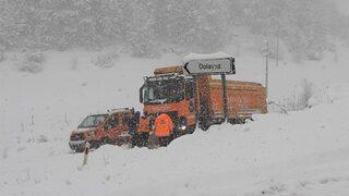 Yoğun kar yağışı Bolu-Nallıhan kara yolunda ulaşımı aksattı