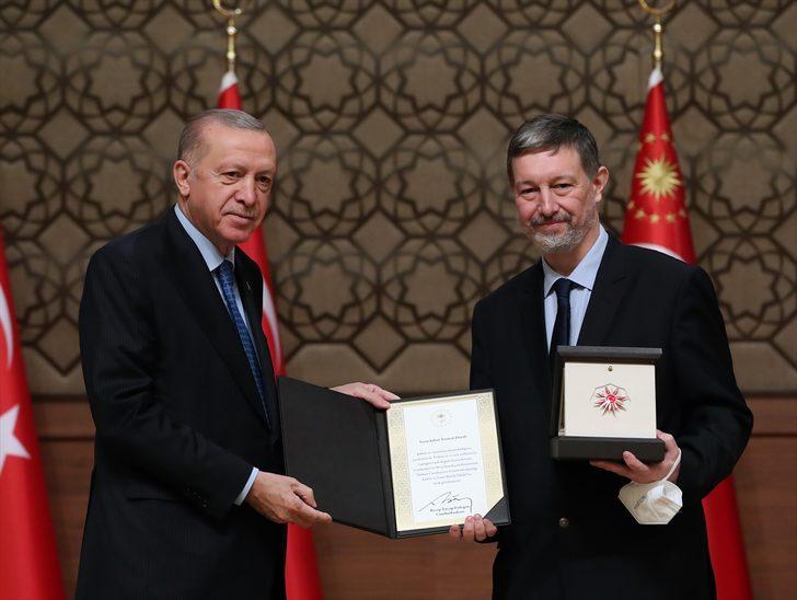 Cumhurbaşkanı Erdoğan, Cumhurbaşkanlığı Kültür ve Sanat Büyük Ödülleri Töreni'nde konuştu: (2) G1