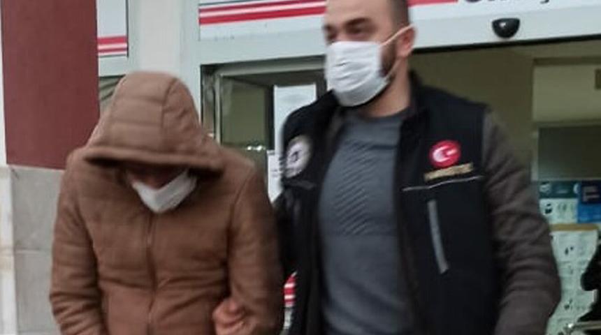 Hepsi otomobilin teyp bölümüne gizlenmiş! 1 tutuklama