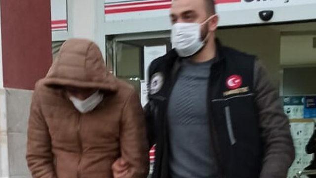 Hepsi otomobilin teyp bölümüne gizlenmiş! 1 tutuklama