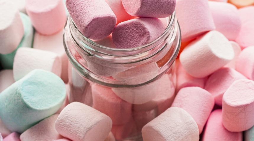 Tadına bir kez bakan bir daha vazgeçemeyecek! Evde kolayca hazırlayabileceğiniz marshmallow tarifi