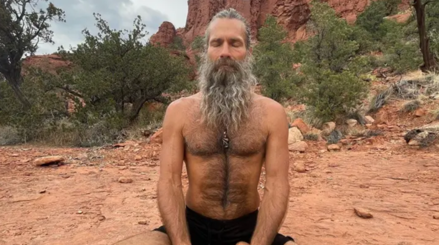 Formda kalmasının sırrını paylaştı! Su gibi her gün kendi idrarını içiyor