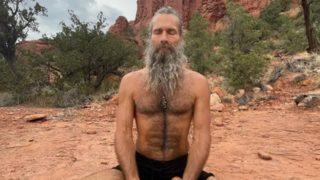 Formda kalmasının sırrını paylaştı! Su gibi her gün kendi idrarını içiyor