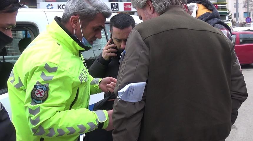 Bomba zannedip çantayla polise götürdüler, havai fişek çıktı