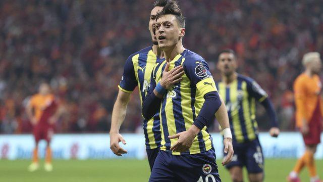 Mesut Özil ilkin peşinde! Bir daha atarsa...