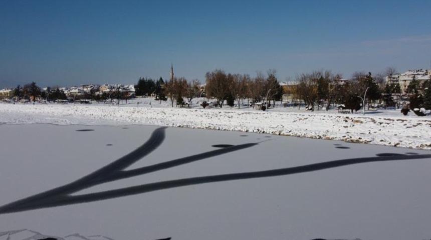 Konya'da göl dondu! Sıcaklık eksi 16 dereceyi gösterdi