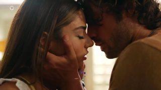 Alp Navruz'dan Ada Masalı'ndaki rol arkadaşı Ayça Ayşin Turan ile aşk itirafı: Farklı bir boyuta geçtik