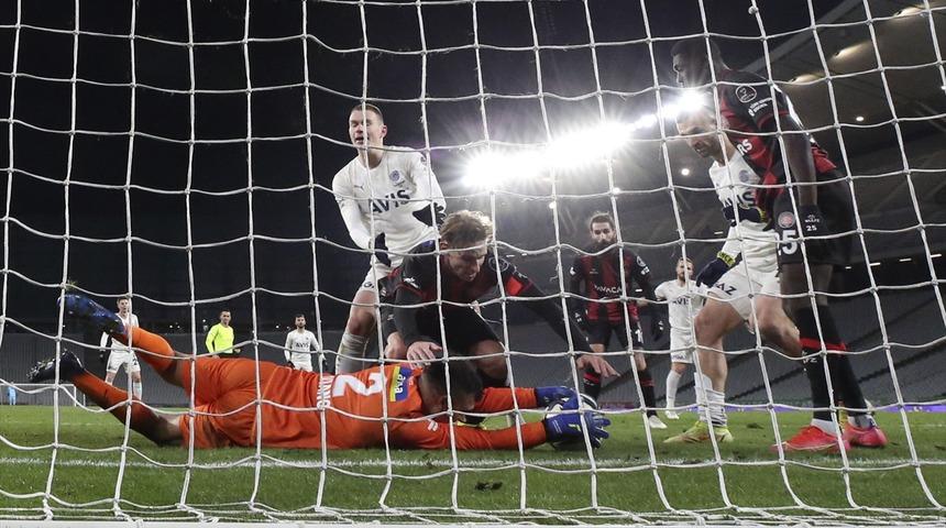 Karagümrük kalecisi Viviano devleşti! Rekor kırdı