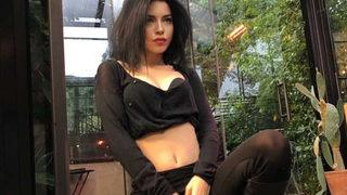 Merve Boluğur'un havuz keyfi! Mayolu pozlarını paylaştı