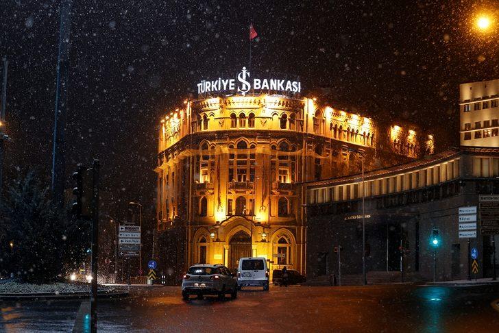 Kar yağışının ardından başkent beyaza büründü G4